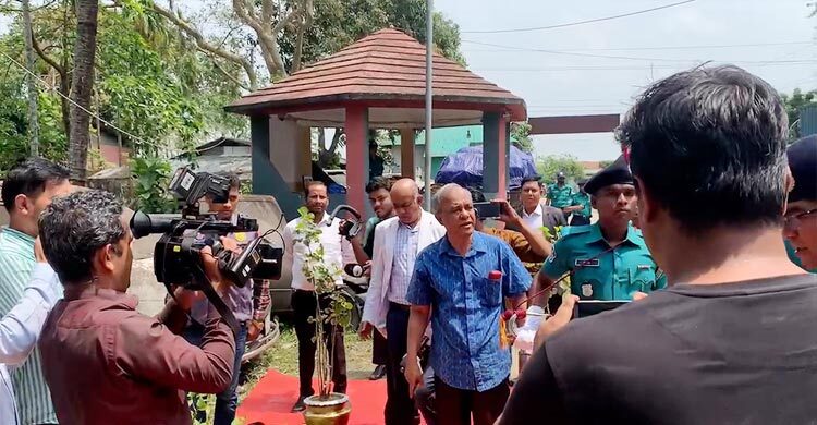 সিলেটে লালগালিচা দেখে চটলেন স্বরাষ্ট্র উপদেষ্টা